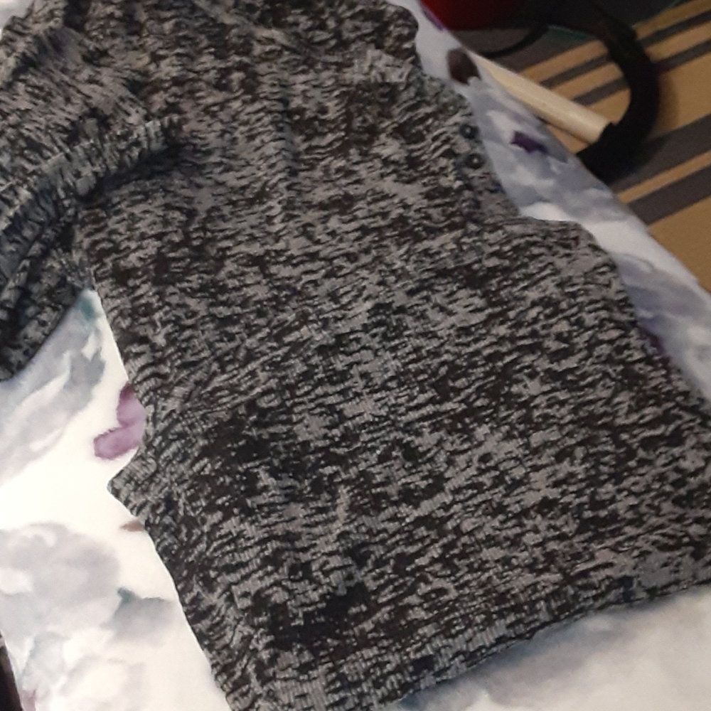 Womans Long Top - Picture 4 of 4
